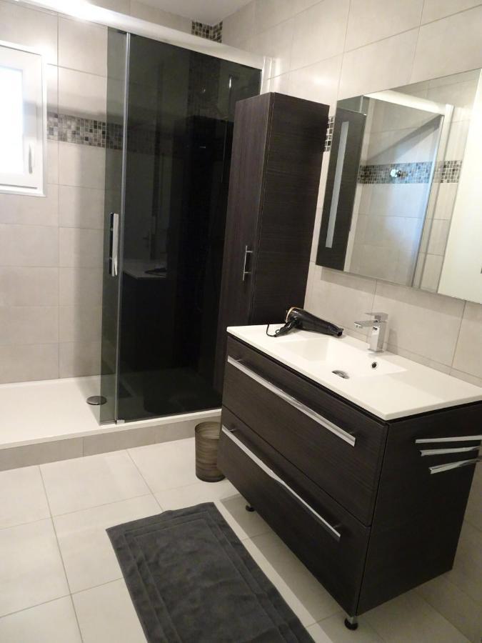 T3 150 M De La Plage, Climatisation, Piscine Et Parking Privatif - Ле-Лаванду Экстерьер фото